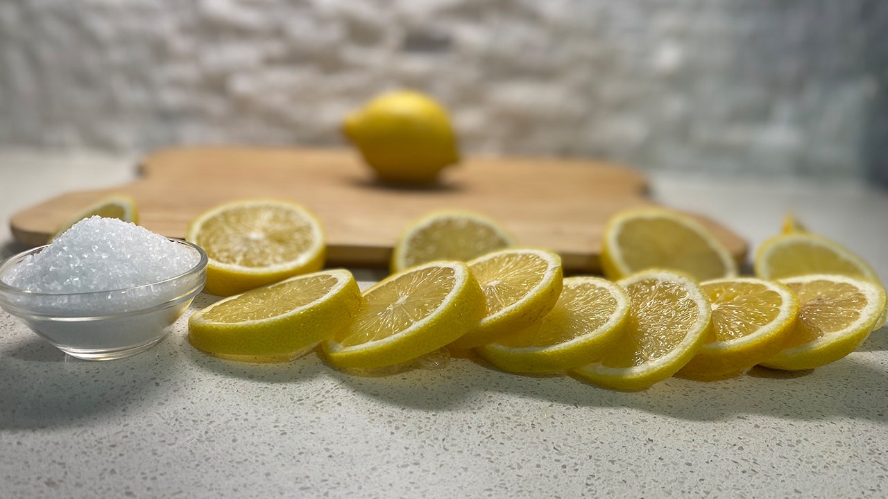 Cleaning wood cutting boards with lemons and salt: Does it work?