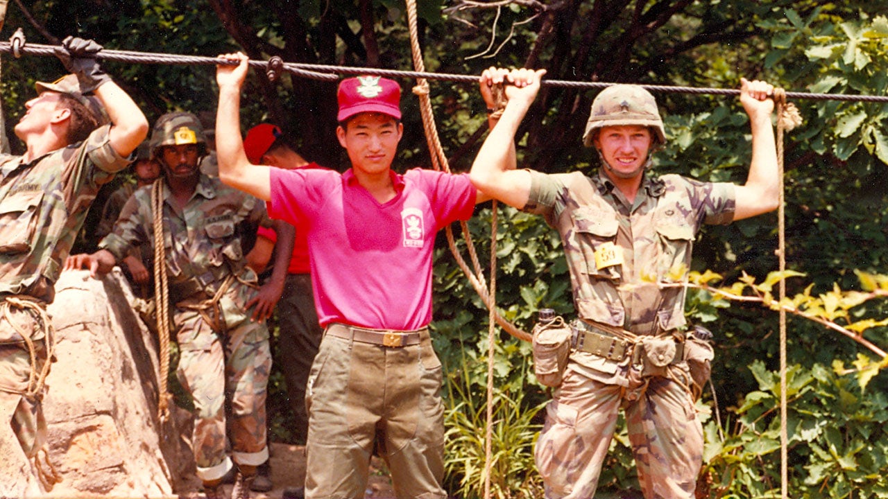 Craig Morgan serves in korea