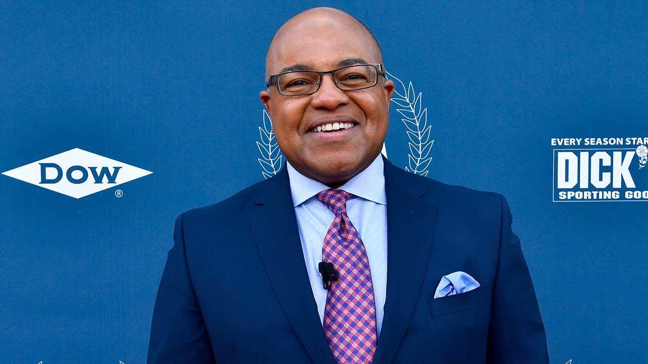 Mike Tirico in 2018