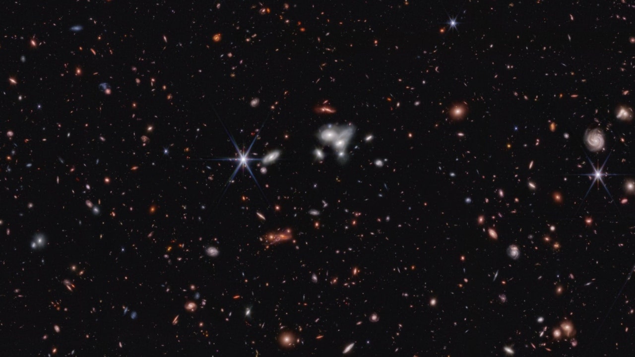 يكتشف تلسكوب جيمس ويب الفضائي أكثر الثقب الأسود فائق الكتلة النشط الذي شوهد على الإطلاق