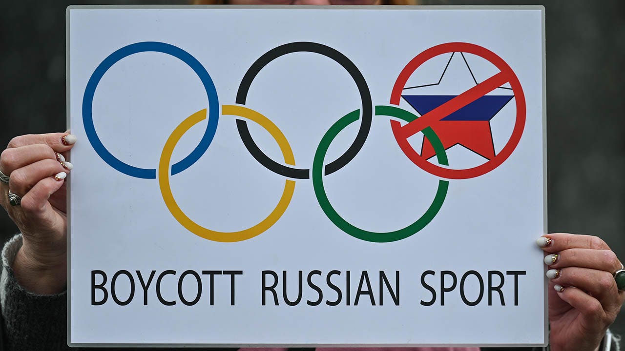 Russia and Belarus not officially invited to Paris 2024 Olympics, says
