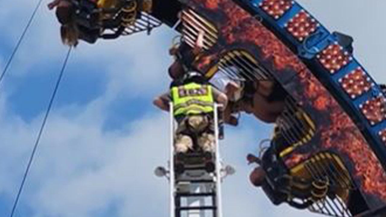 Wisconsin Rollercoaster Riders Stuck Upside Down For Hours After Ride Suddenly Stops Report