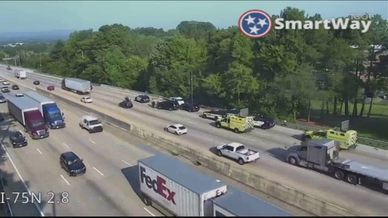 First responders seen at scene of car accident in Tennessee involving Ron DeSantis and his team
