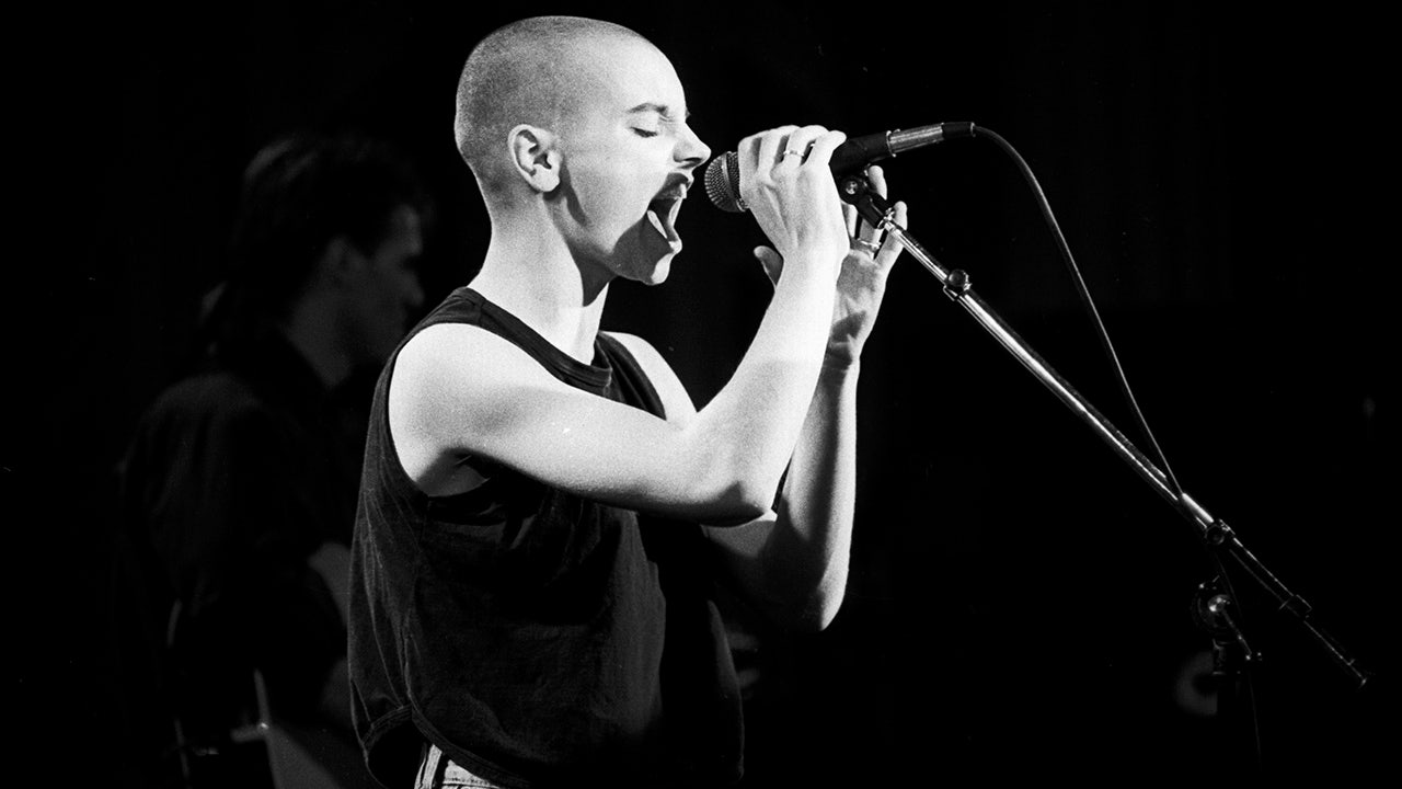 Sinead Oconnor performing on stage in Chicago