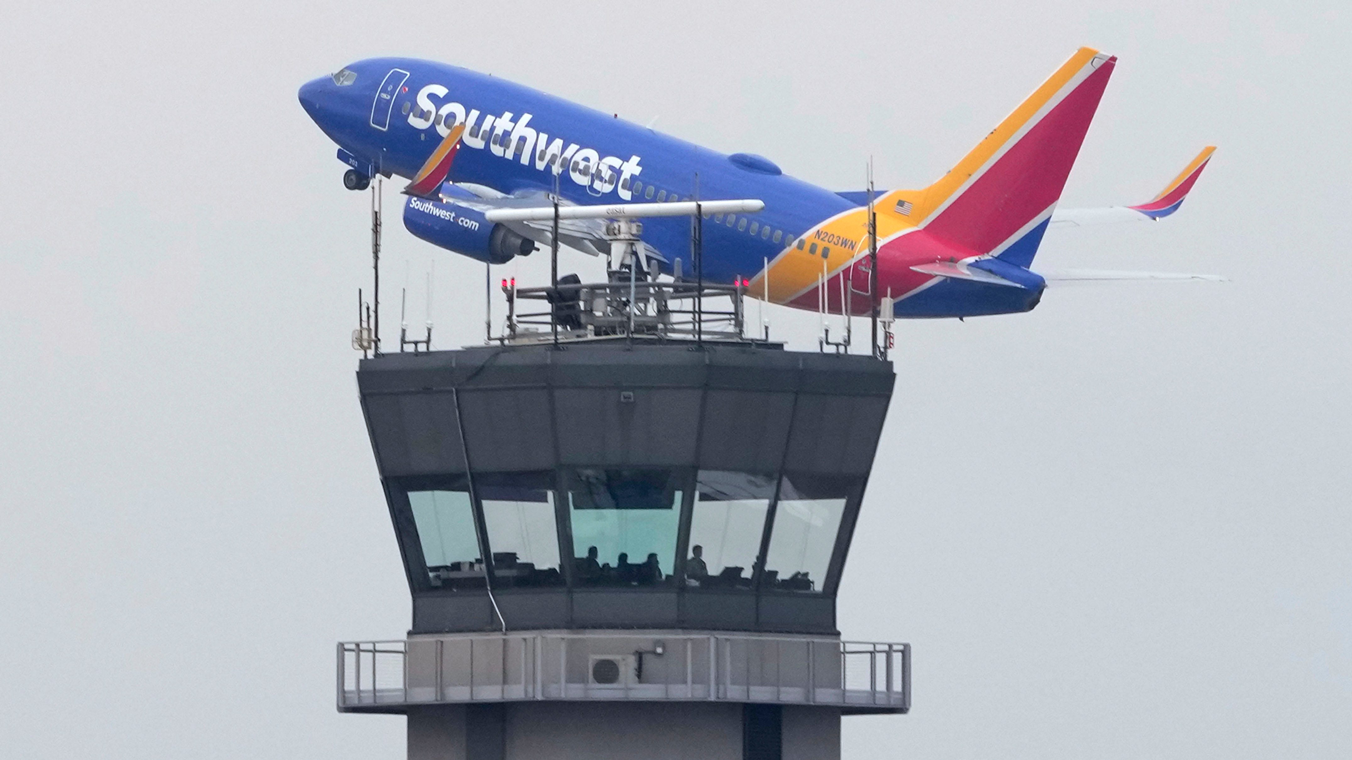 Flugzeug der Southwest Airlines hebt in Chicago ab