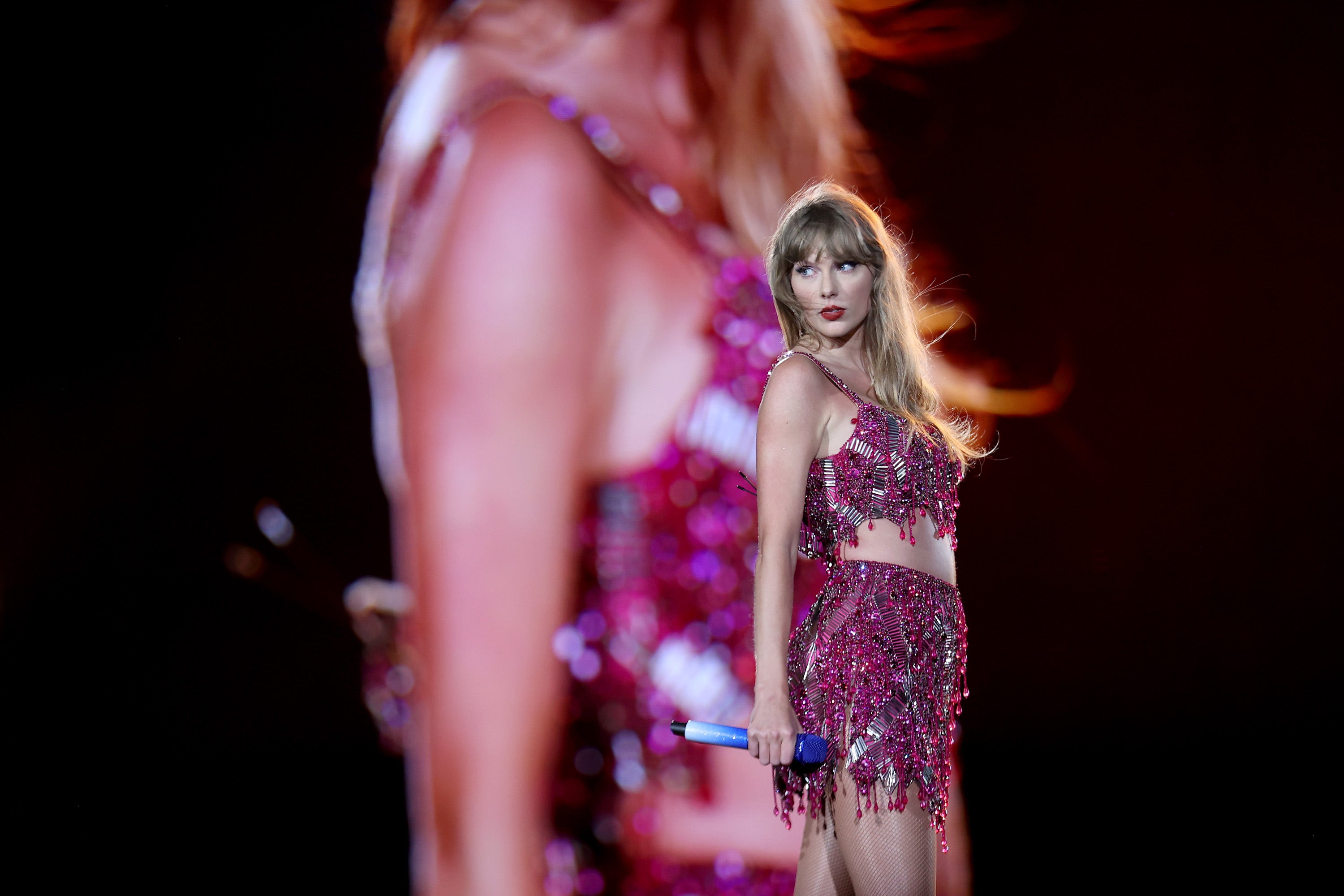 Taylor Swift Laughs As She Performs A Song About Allegedly Forgiving 