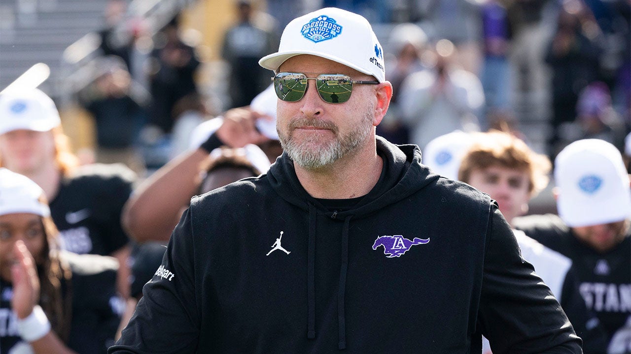 Trent Dilfer coaches Lipscomb Academy