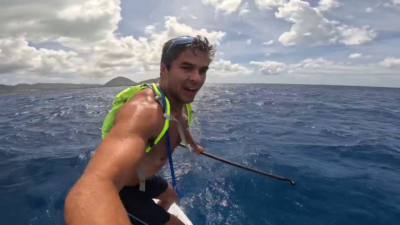 Hawaiian surfer shares unsettling encounter with 20-foot great white: 'That's a shark!'