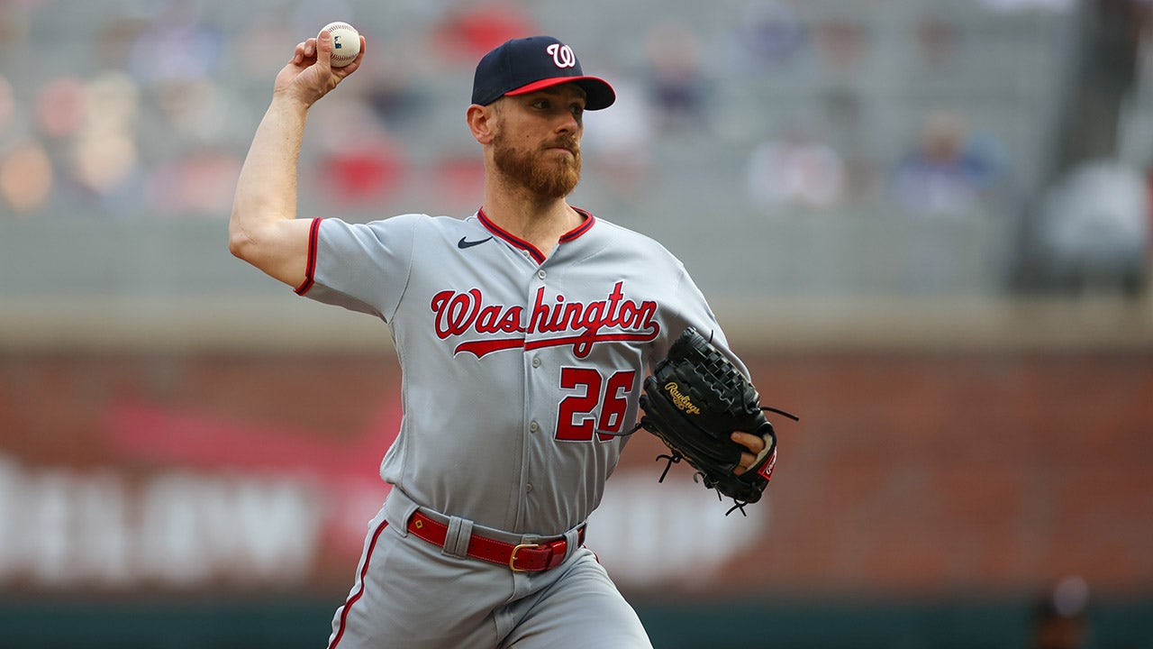 Chad Kuhl pitches for the Washington Nationals
