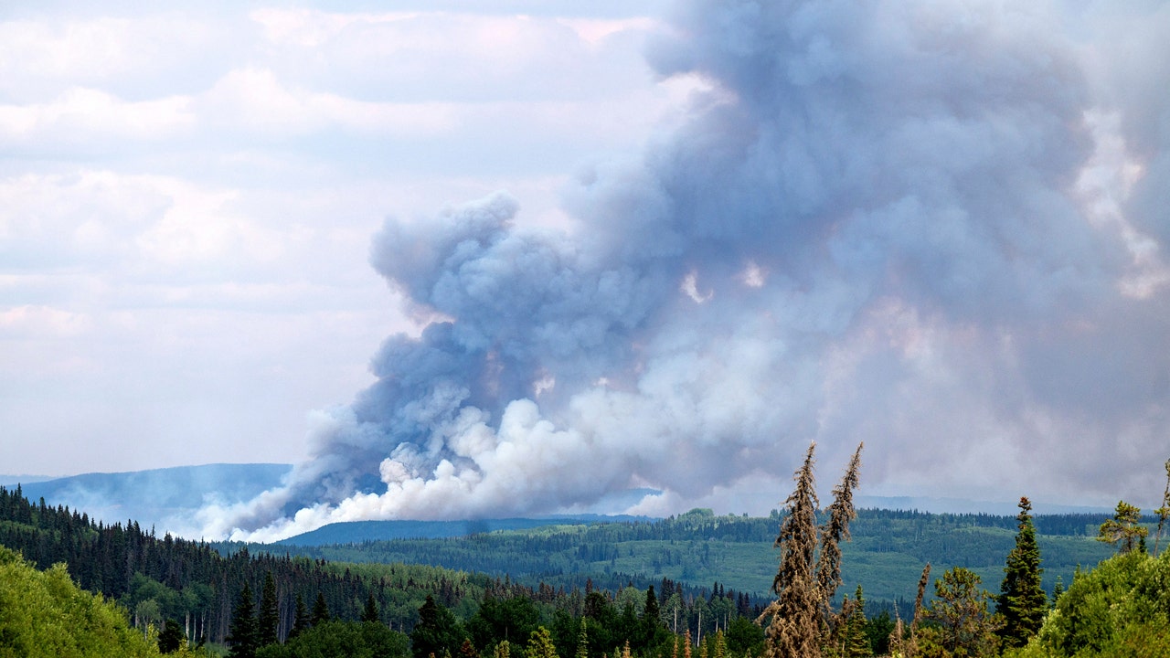 حرائق الغابات في كندا تحطم الأرقام القياسية للمنطقة المحروقة وعمليات الإجلاء والتكلفة