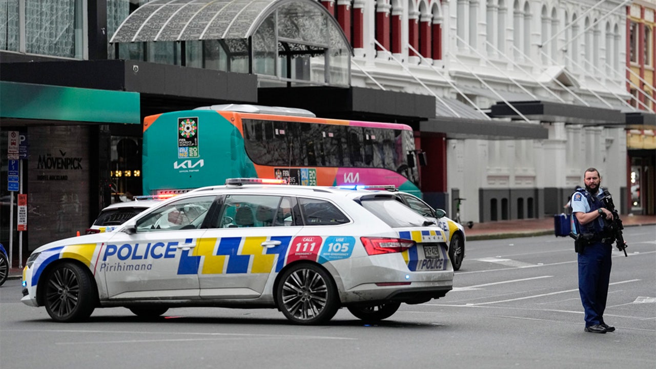 مسلح نيوزيلندي اقتحم موقع بناء وقتل عدة اشخاص واصاب اخرين: الشرطة