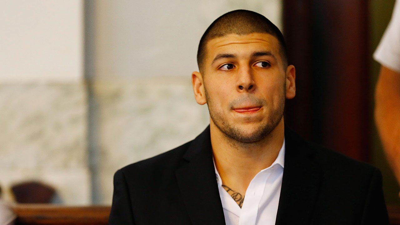 Aaron Hernandez in court