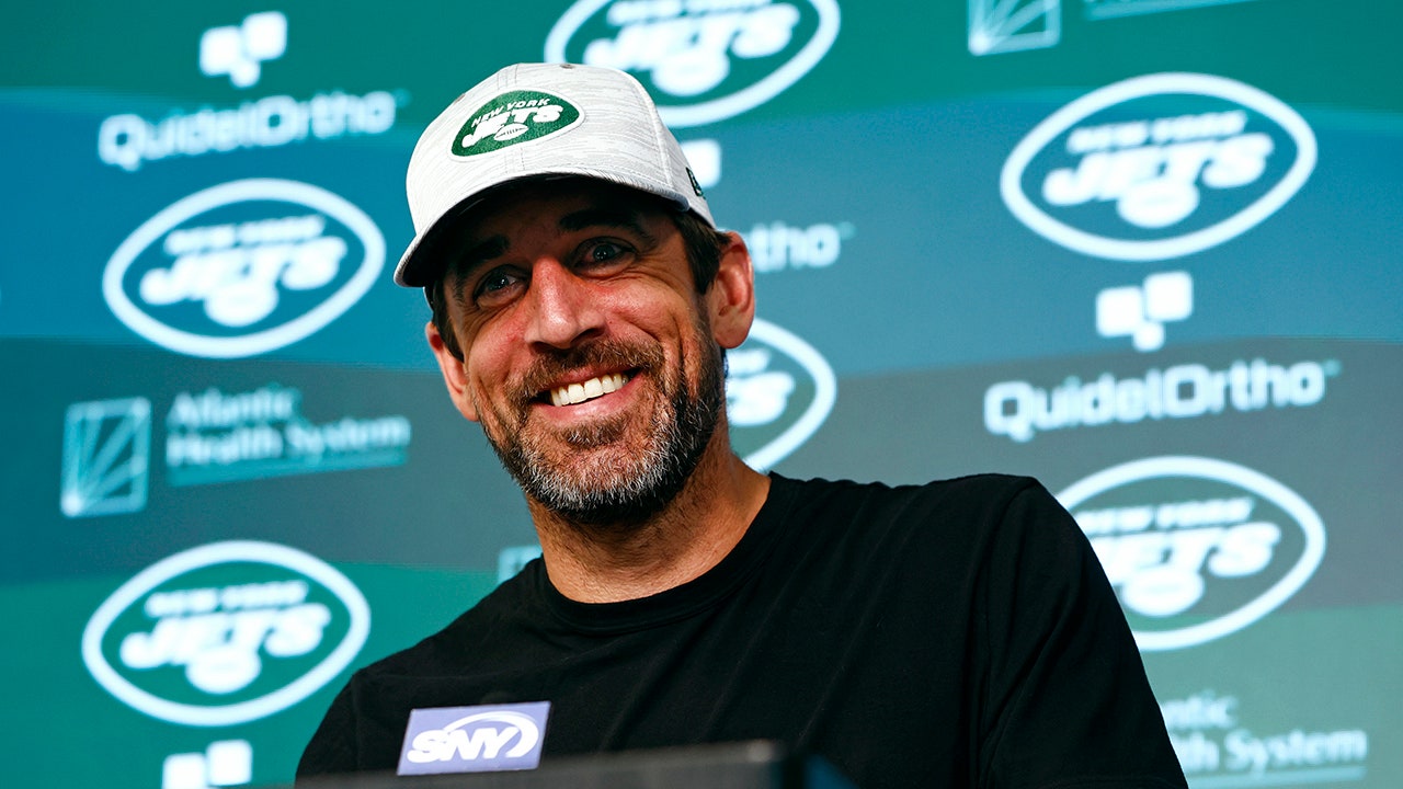 Aaron Rodgers Rumors: Jets Legend Says Team Can Unretire His