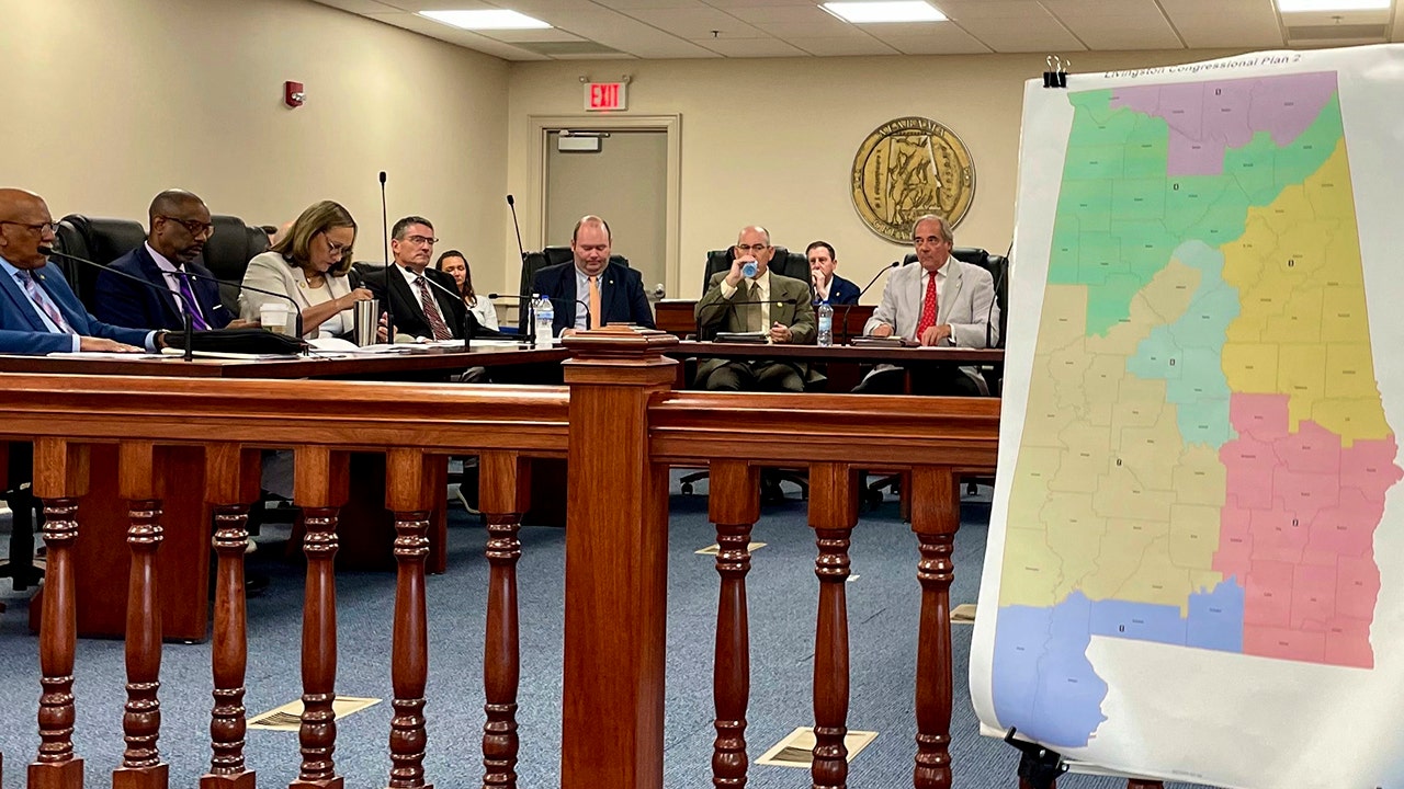 Ein Ausschuss des Senats von Alabama, der in der Nähe der Karte des Kongresses sitzt