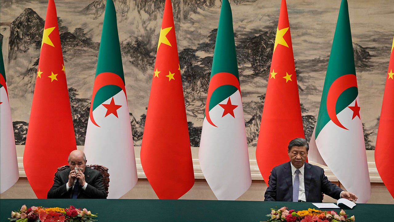 الصين والجزائر تكثفان التعاون في مجالات الأمن والدفاع