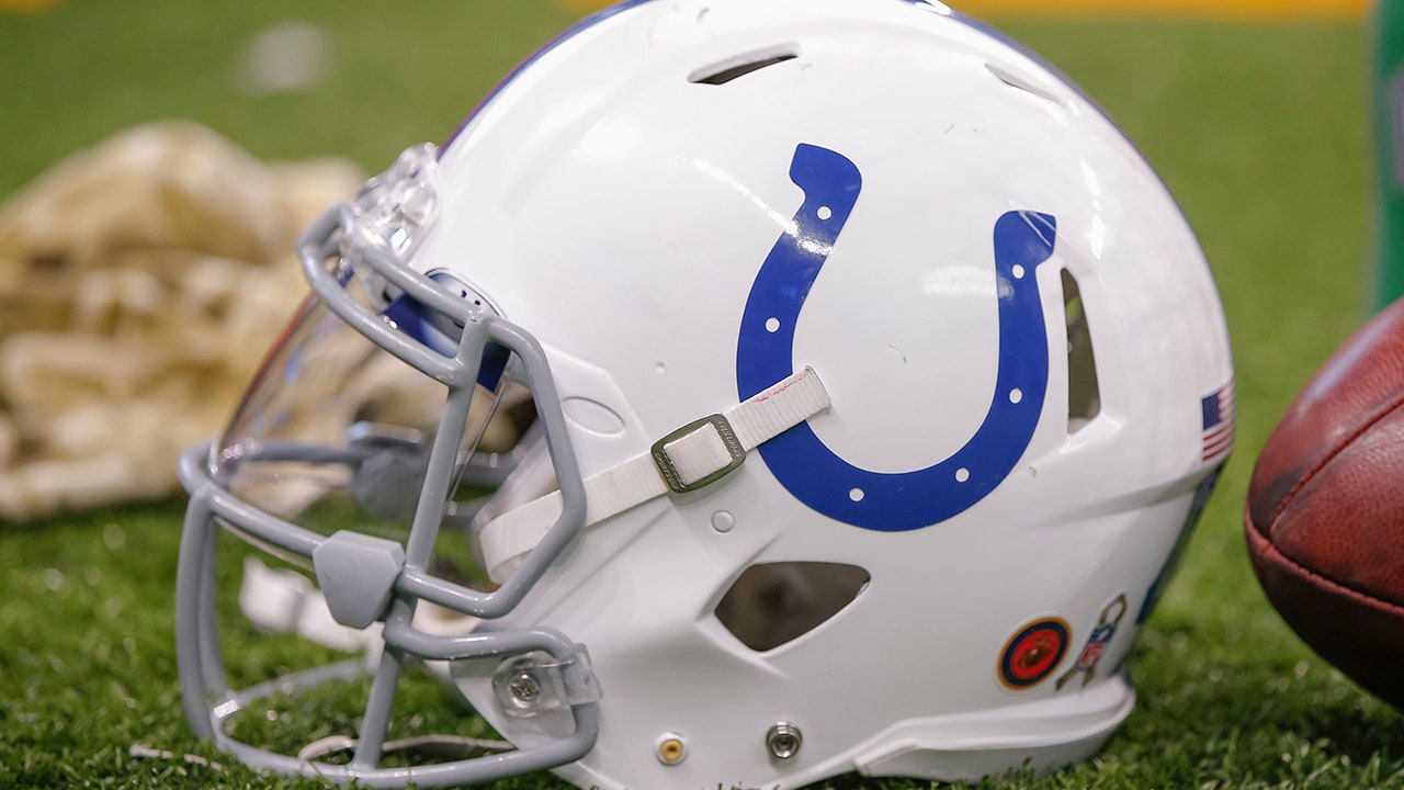 Colts helmet