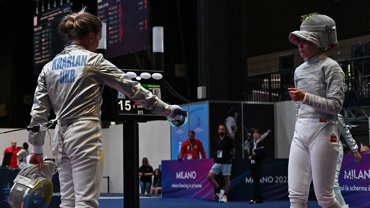 Ukraine's Olha Kharlan refuses to shake hands with Russia's Anna Smirnova at 2023 Fencing World Championships