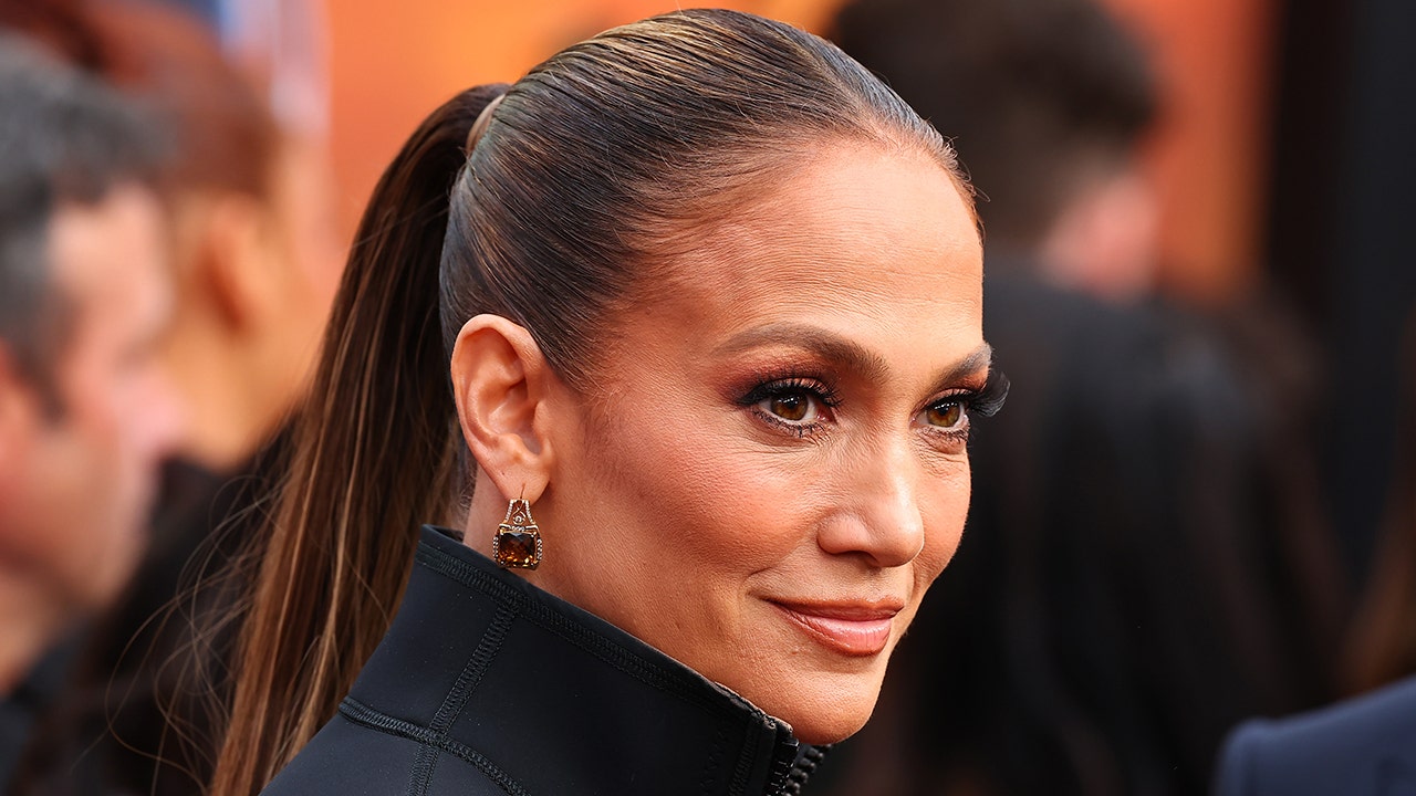 Jennifer Lopez defends cocktail brand after criticism she 'doesn’t even drink': 'I don’t... get s---faced'