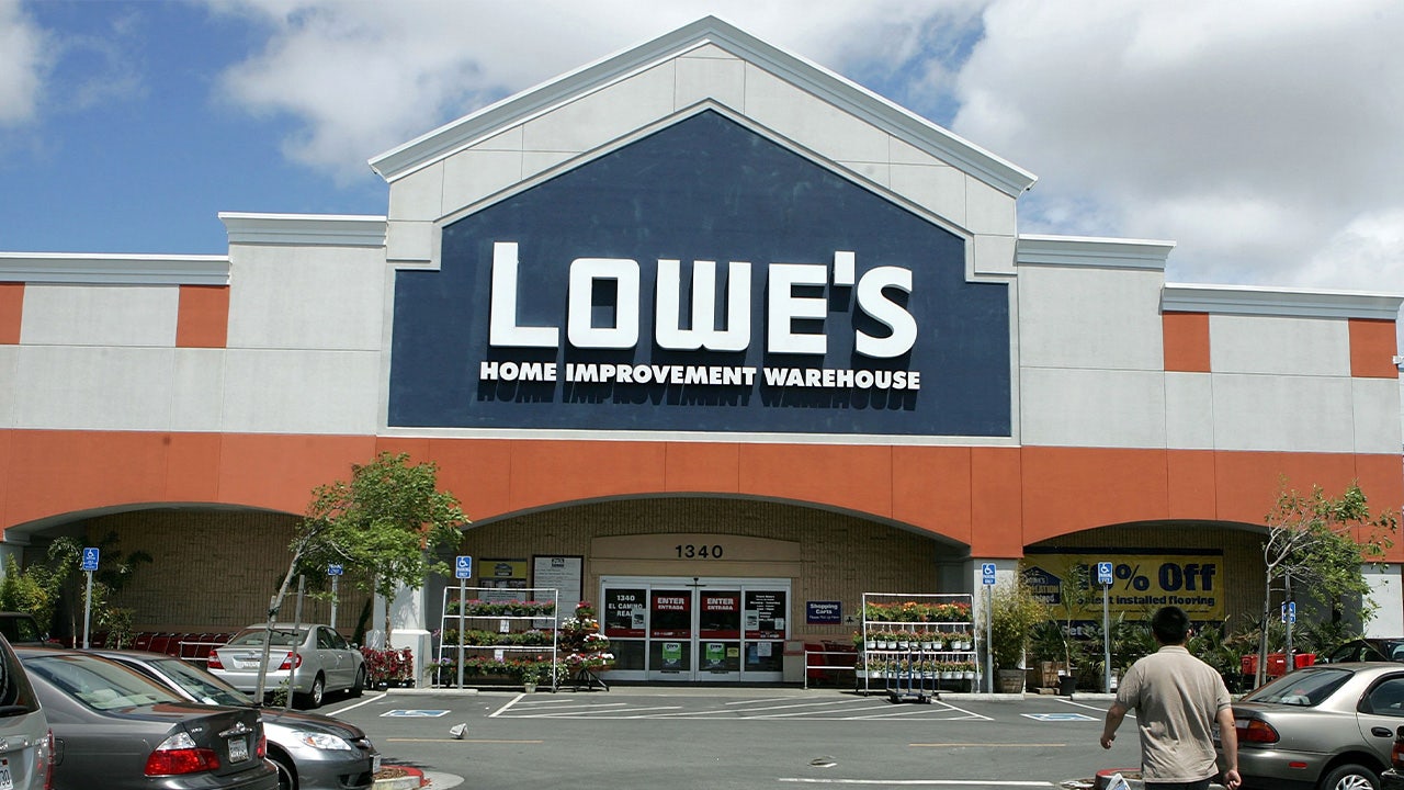 une photo de Lowes