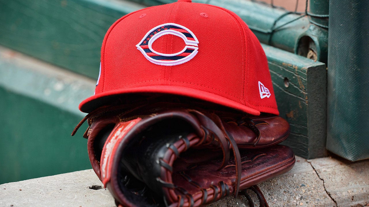 Reds glove and hat