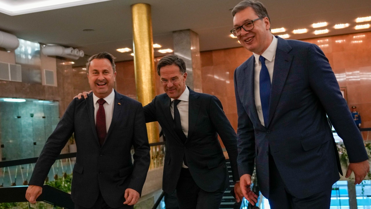 Dutch, Luxembourgish PMs push Serbia, Kosovo to defuse tensions under Ukraine war's shadow