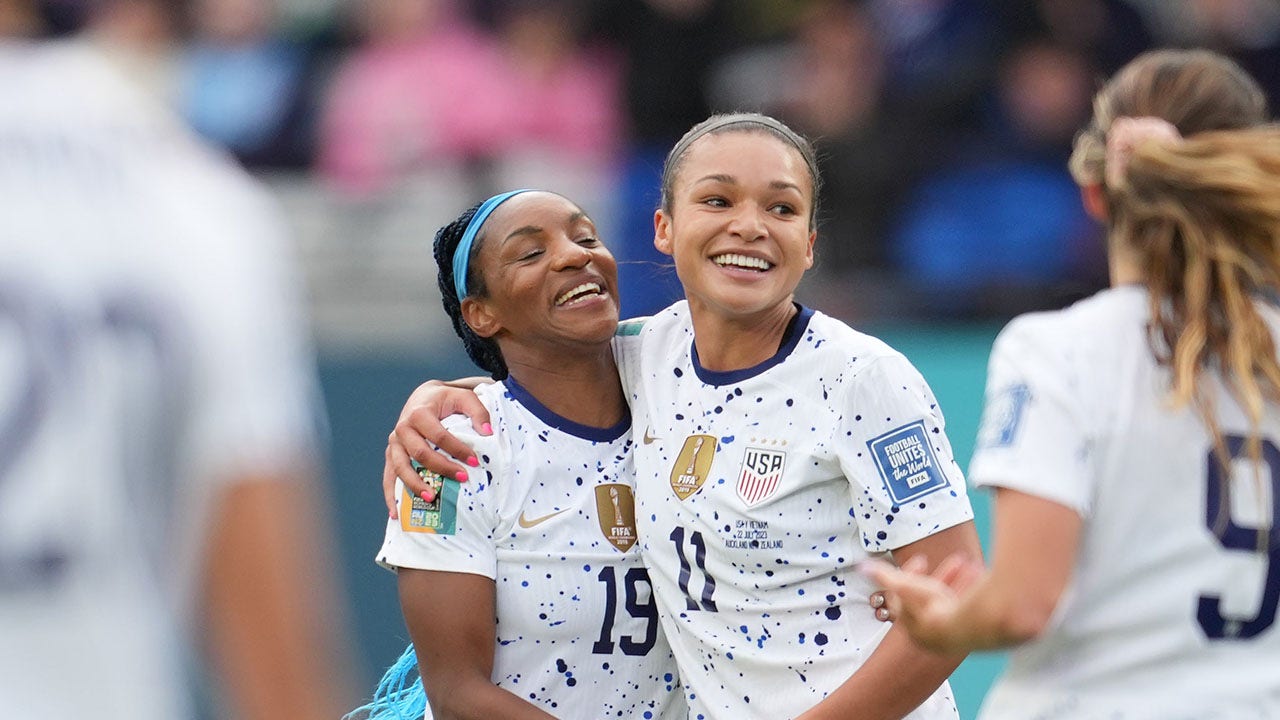 Sophia Smith y Crystal Dunn