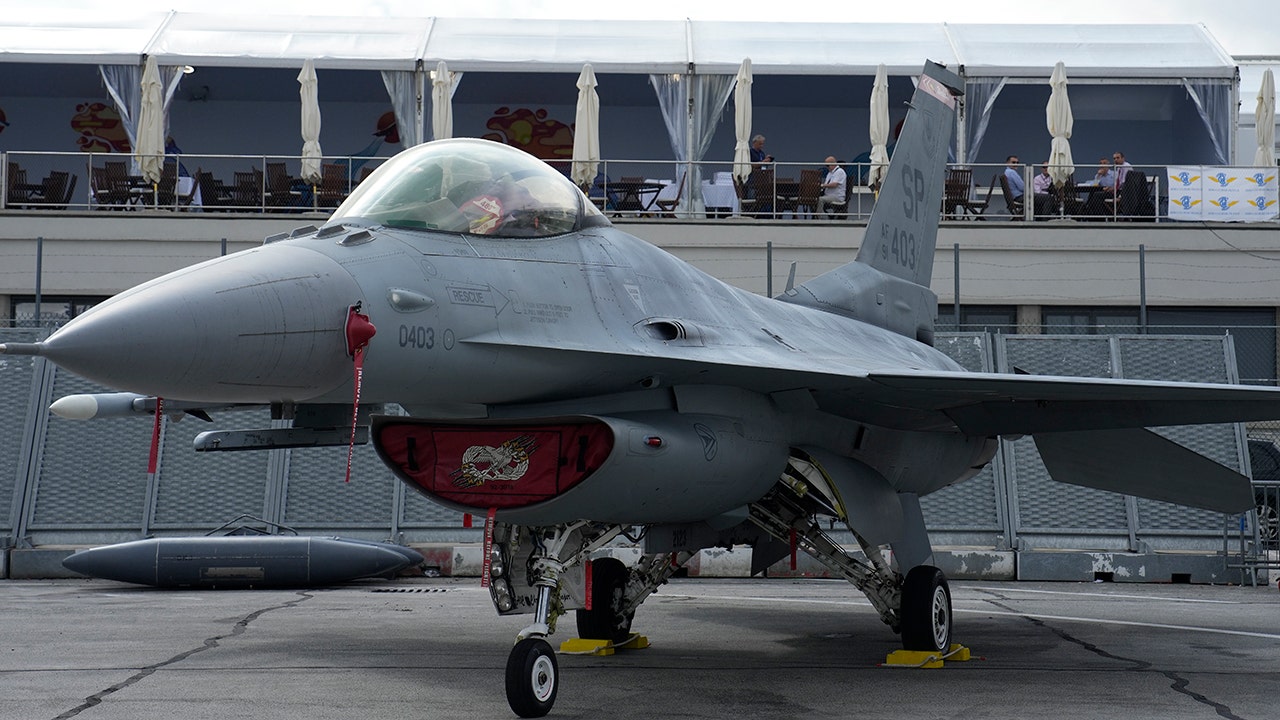 Ukrainian pilots prepare to start F-16 training at Air National Guard base in Arizona