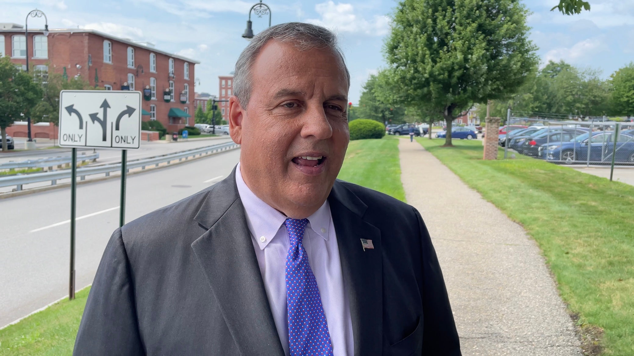 GOP presidential candidate says rivals who don't make the debate stage should drop out