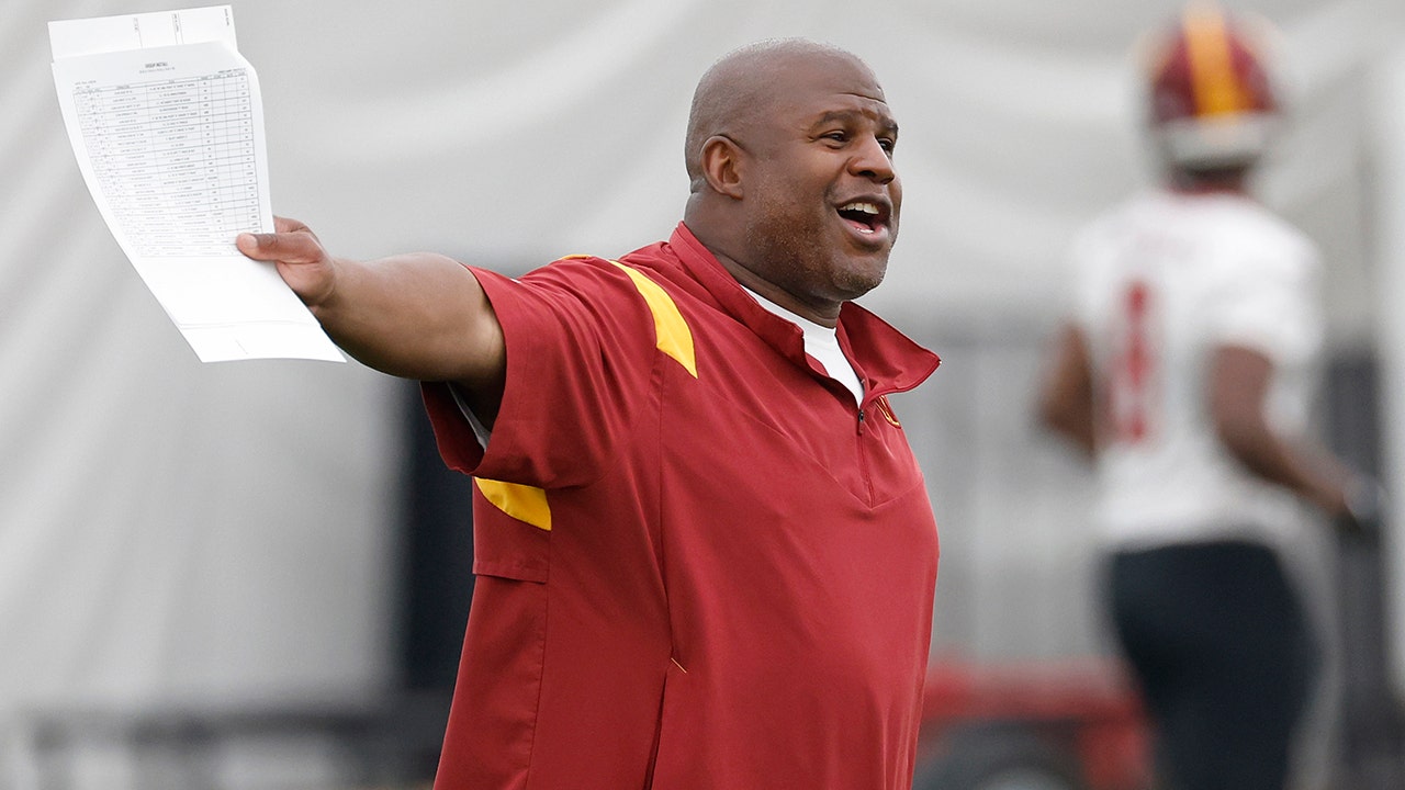 Eric Bieniemy will become UCLA offensive coordinator: reports