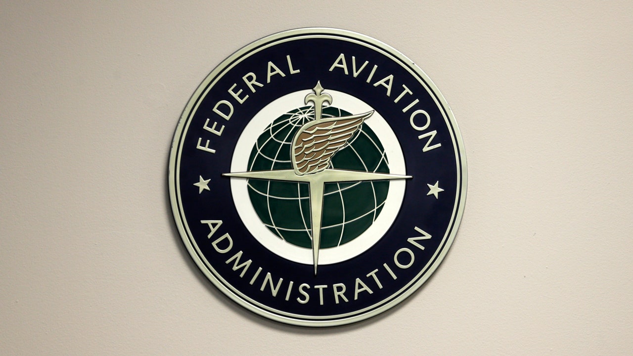 Read more about the article FAA investigating nearly 5K pilots accused of hiding conditions that would make them unfit to fly: report