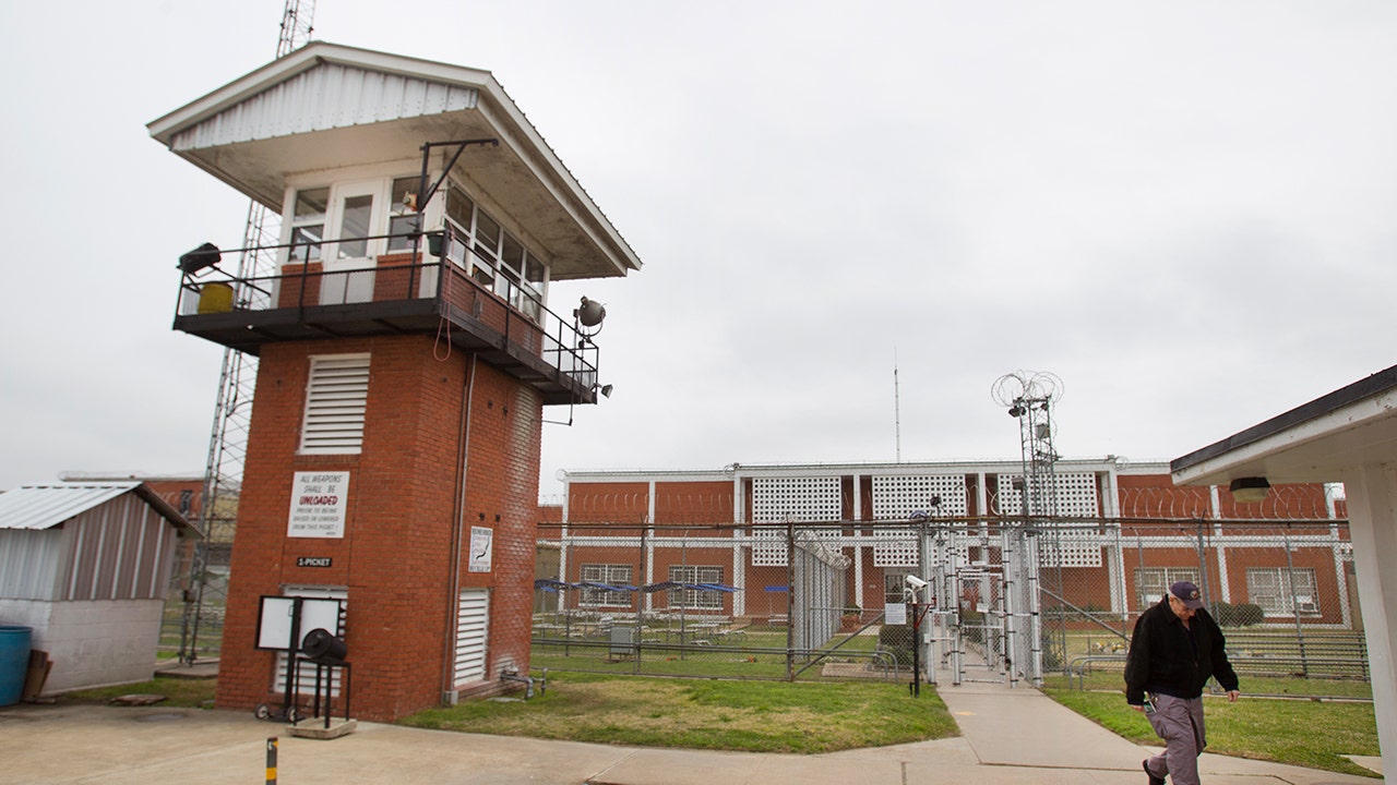 Around 650 Texas inmates evacuated after fire breaks out at Huntsville