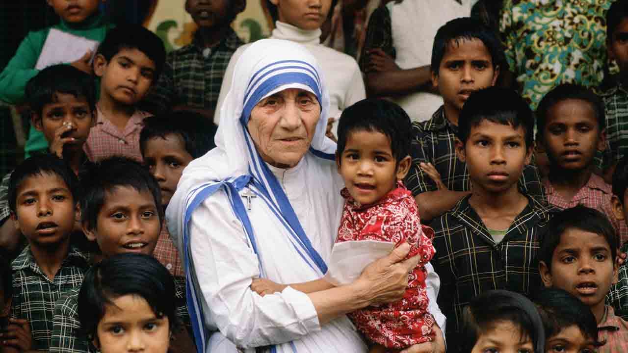 On this day in history, September 4, 2016, Mother Teresa is canonized: ‘Generous dispenser of divine mercy’