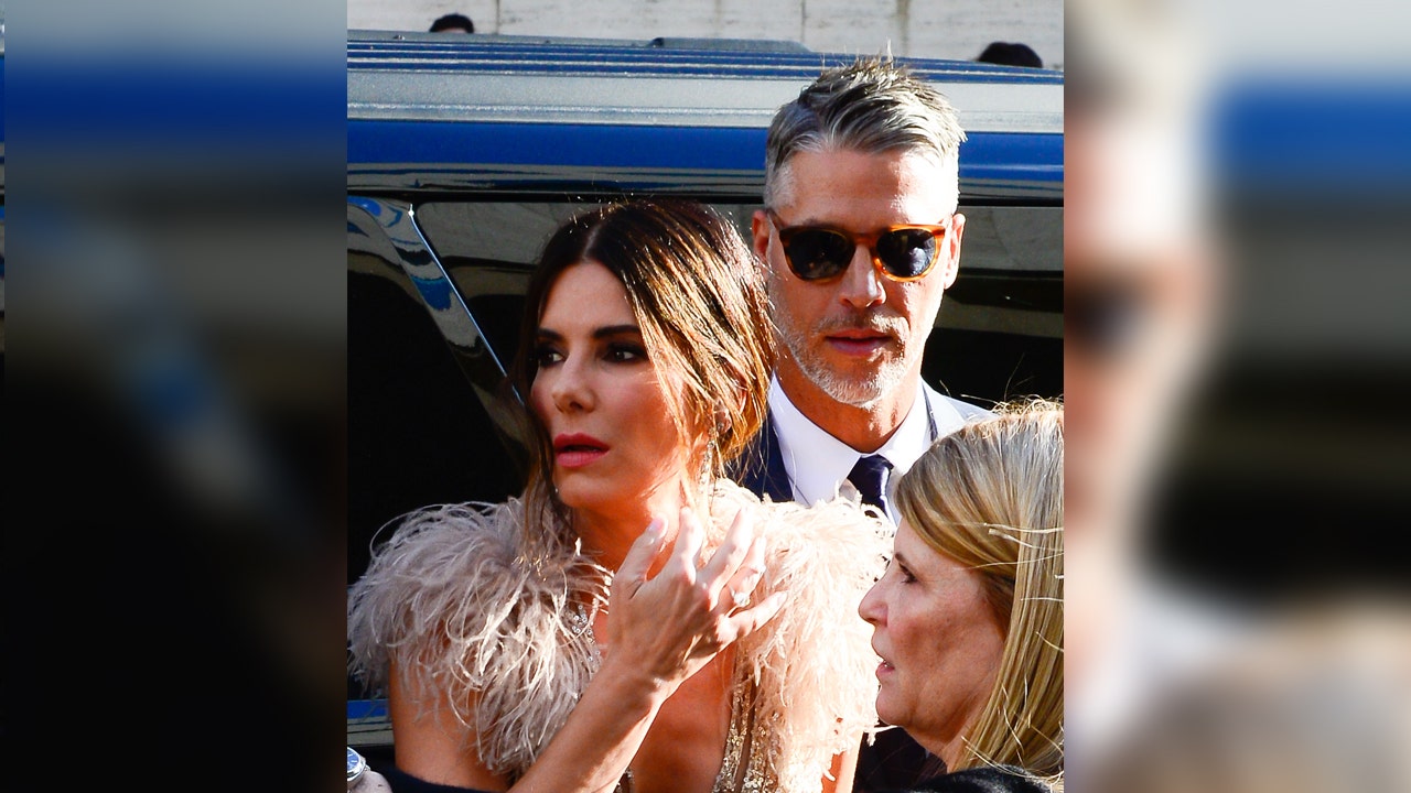 Sandra Bullock 'Grateful' for Support After Bryan Randall's Death