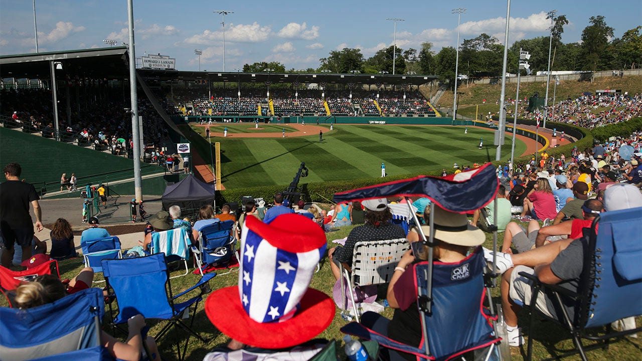 Injured Little League World Series player moved to tears by message from  his favorite MLB player 