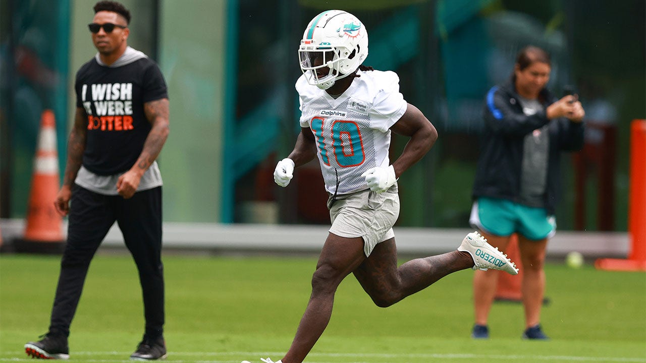 Miami Dolphins training camp fans get to see Tyreek Hill, Melvin