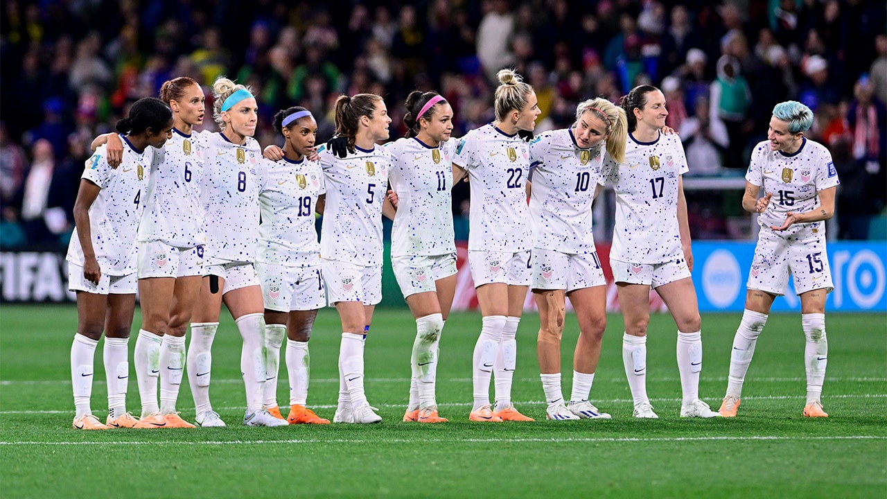 US women lose on penalty kicks, earliest World Cup exit ever