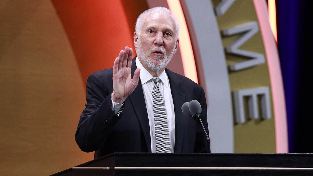 Spurs legend Gregg Popovich sends host back in hilarious Hall of Fame speech moment: ‘I’m not done’