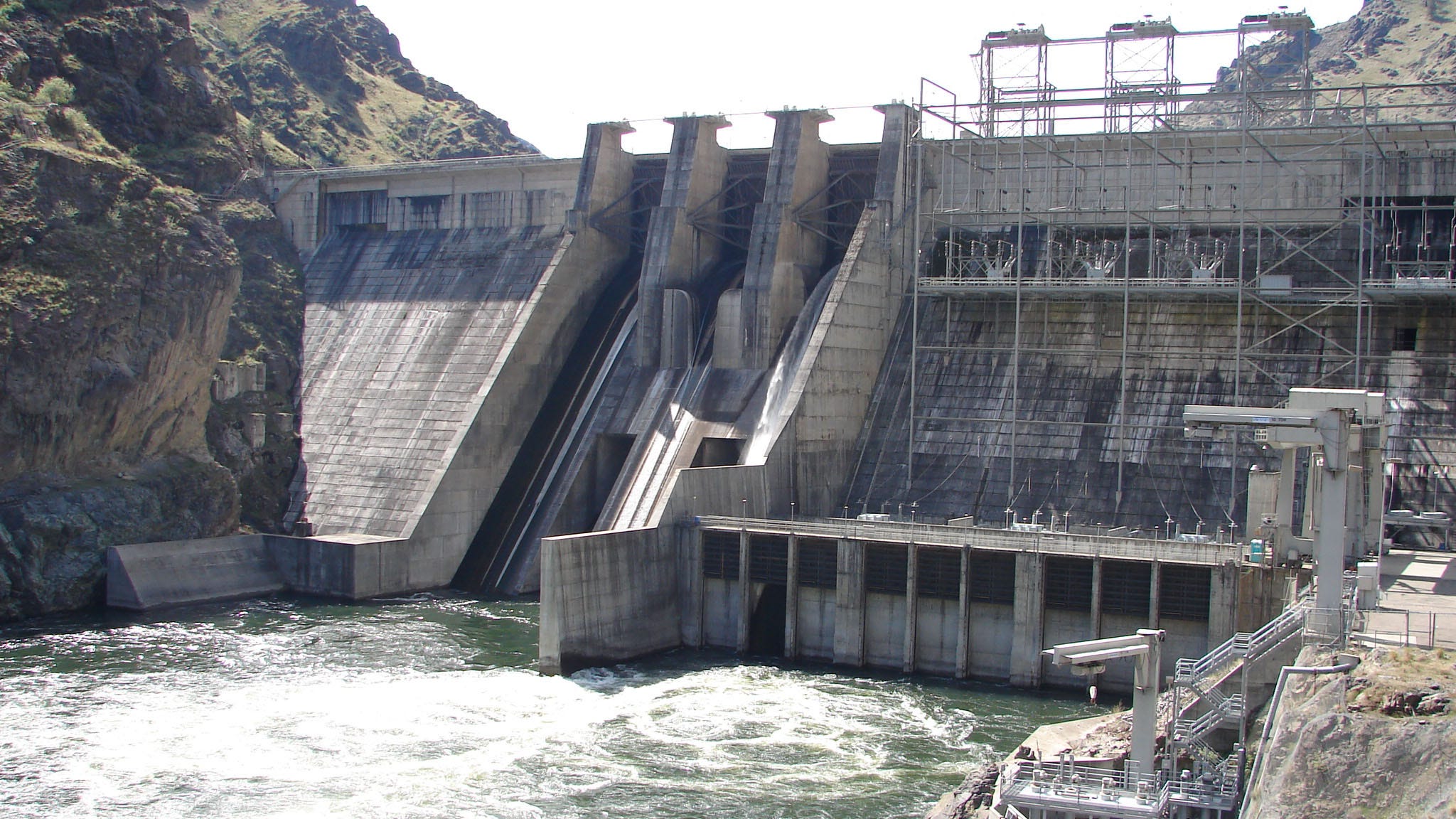 Idaho man indicted on federal charges for allegedly shooting rifle at hydroelectric power stations