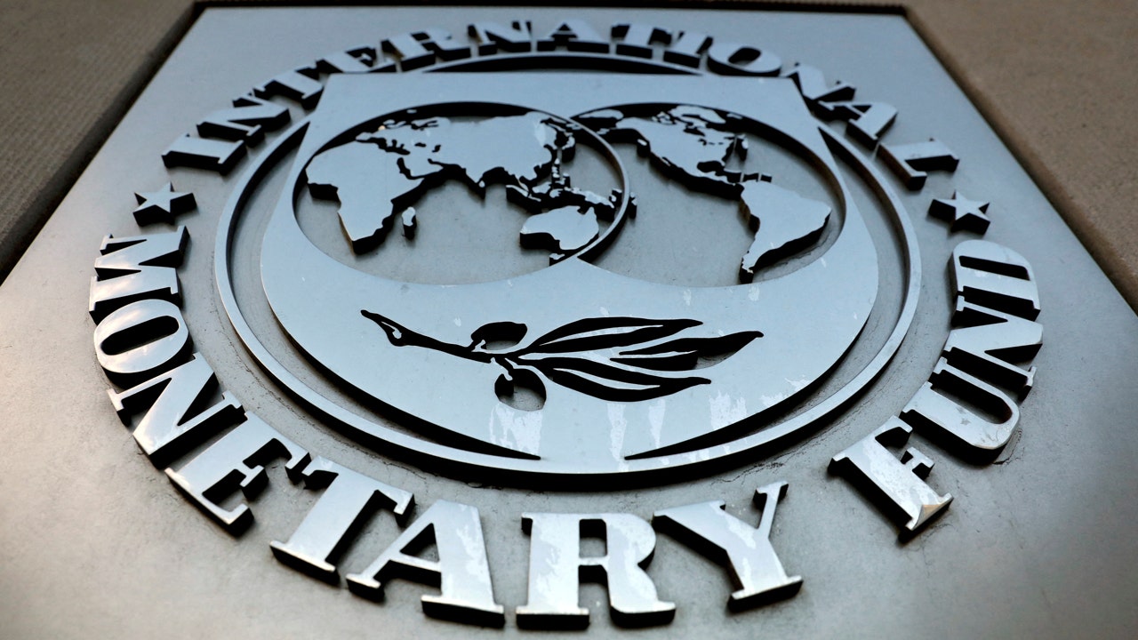 IMF team to conduct initial review of Sri Lanka's loan program amidst ongoing financial crisis