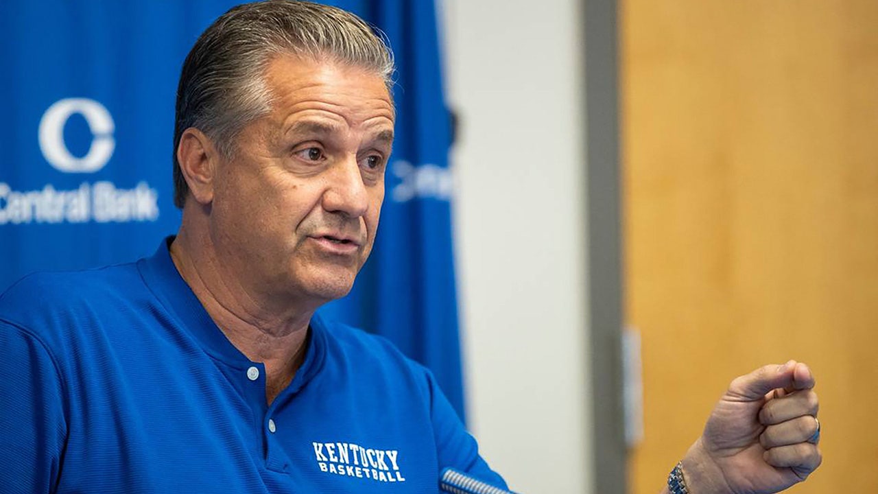 Read more about the article John Calipari addresses decision to ‘step away’ from Kentucky: ‘Time for another voice’