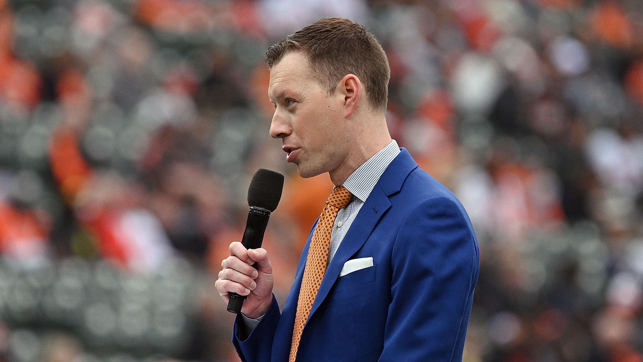 Inside the broadcast booth with Seattle Mariners radio announcer