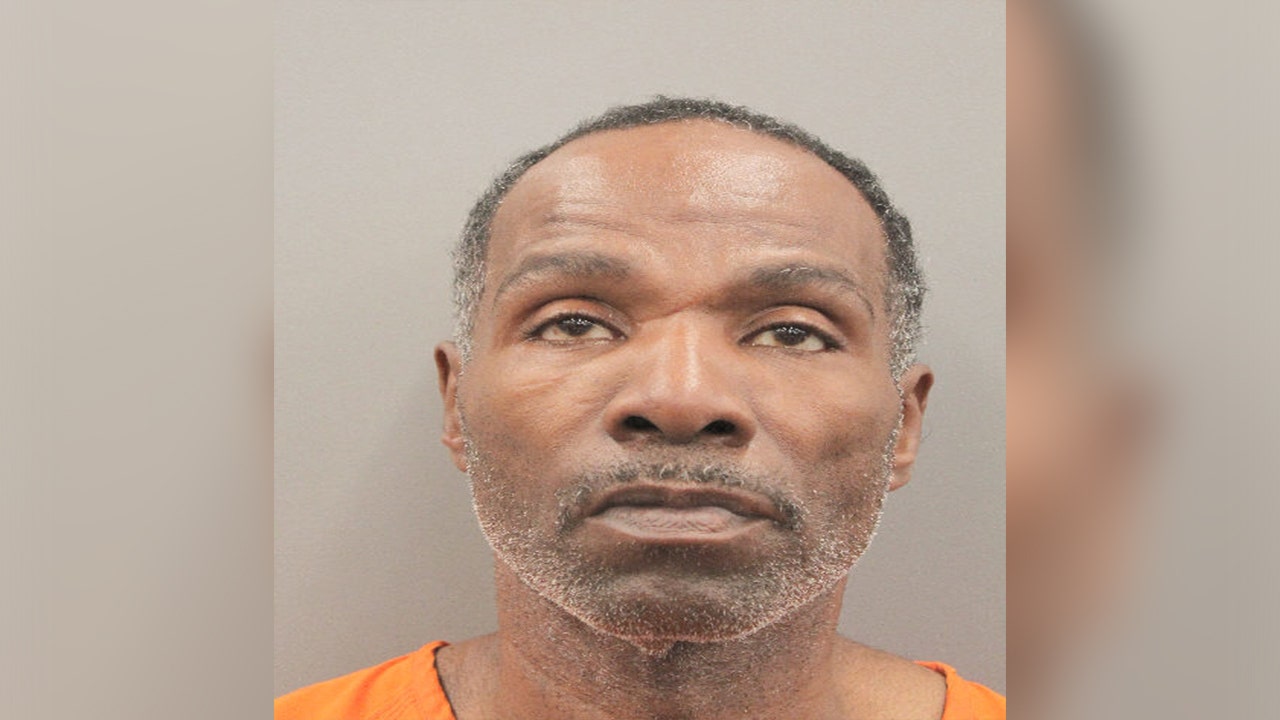 Texas man on parole for earlier stabbing accused of knifing girlfriend and her dog