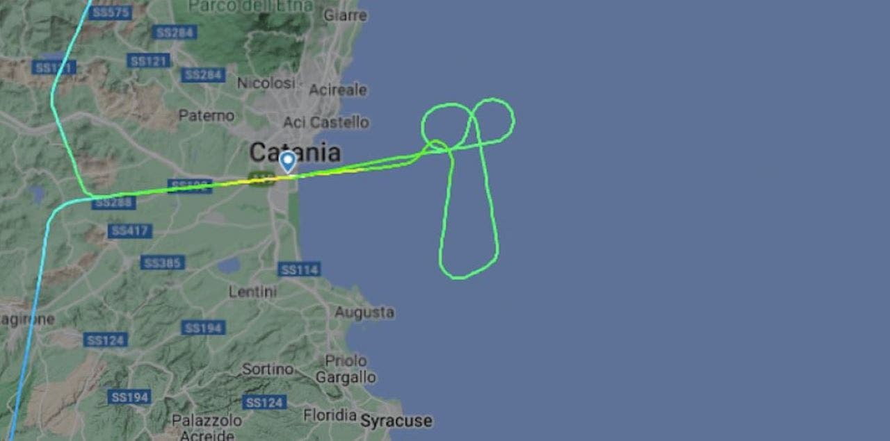 Frustrated Lufthansa pilot flies plane in 15-mile long penis pattern after being diverted to different airport