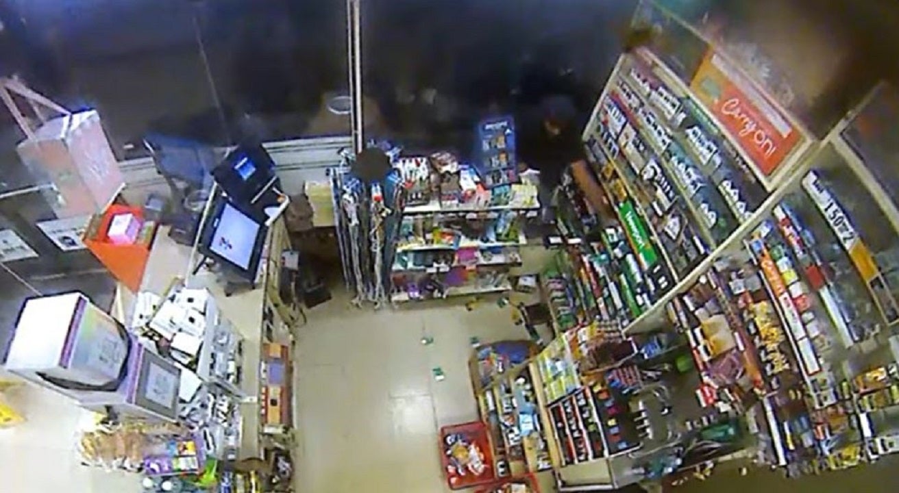 Philadelphia burglar hits same 7-Eleven twice in 24-hour span, steals 30 packs of cigarettes: police