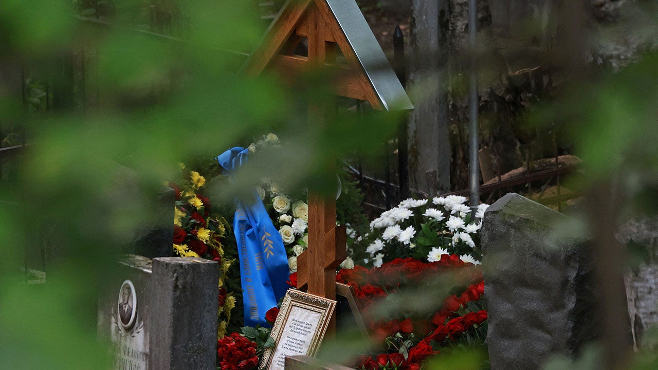 Photos show Prigozhin’s gravesite after burial in St. Petersburg, Russia