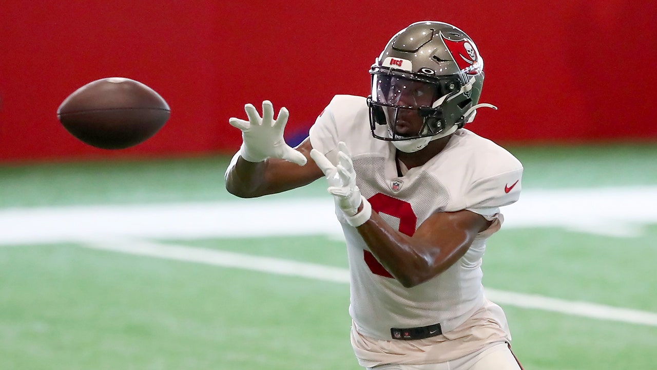 Buccaneers' Russell Gage Tweets for First Time Following Neck Injury