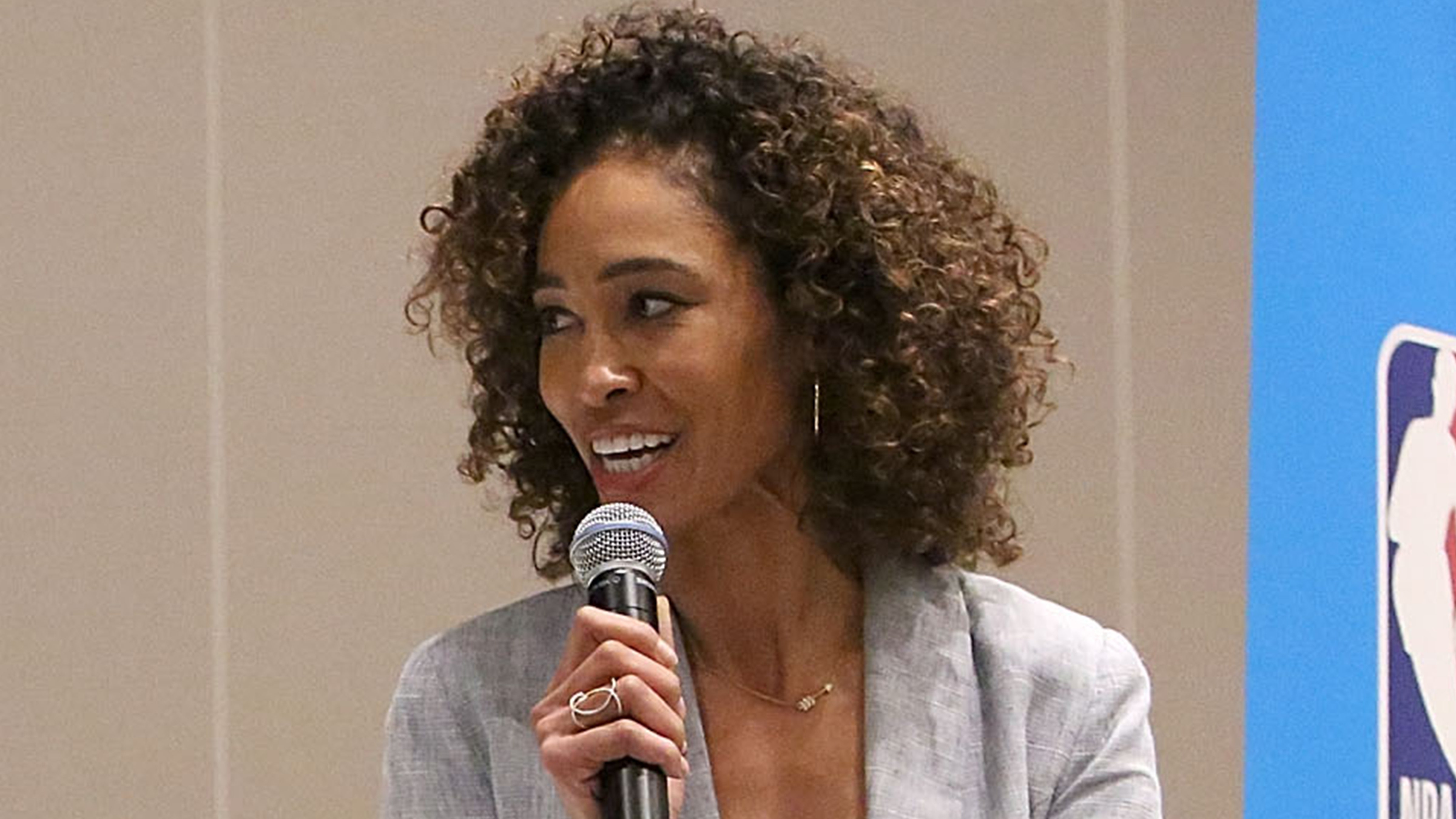 Ex-ESPN anchor praised for speaking out on Disney-owned network's alleged 'hypocrisy': 'One brave woman'