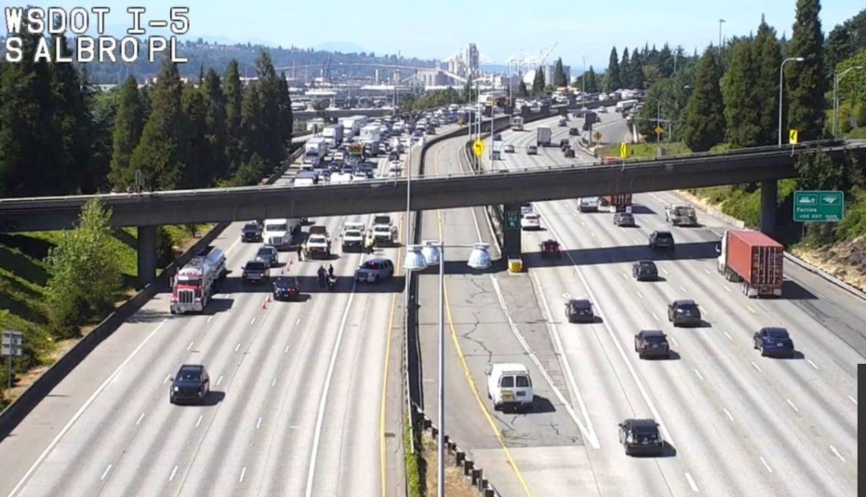 Seattle-area police officer on service detail for VP Kamala Harris' visit falls onto freeway