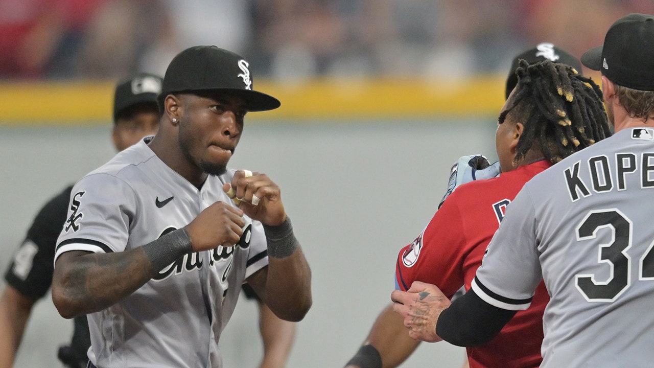 White Sox's Tim Anderson, Guardians' Jose Ramirez ejected after throwing  punches in wild brawl