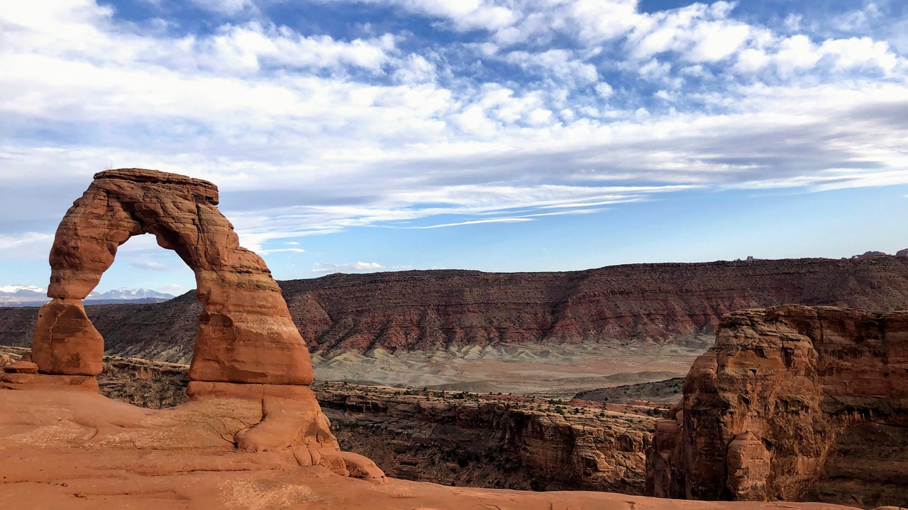 Texas man who died while spreading father's ashes likely succumbed to heat stroke in Arches National Park